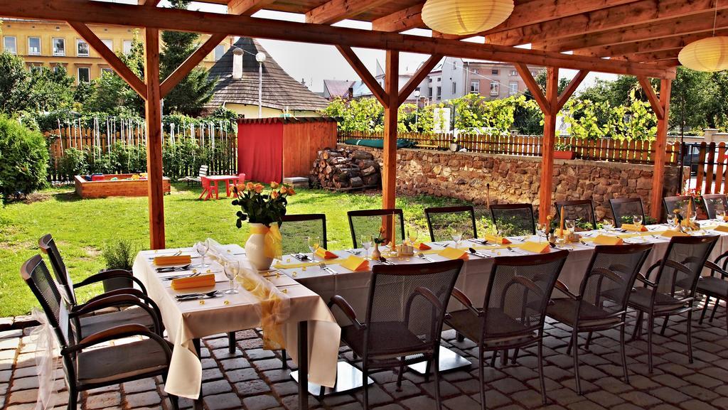 Excalibur Penzion A Restaurace Moravská Třebová المظهر الخارجي الصورة