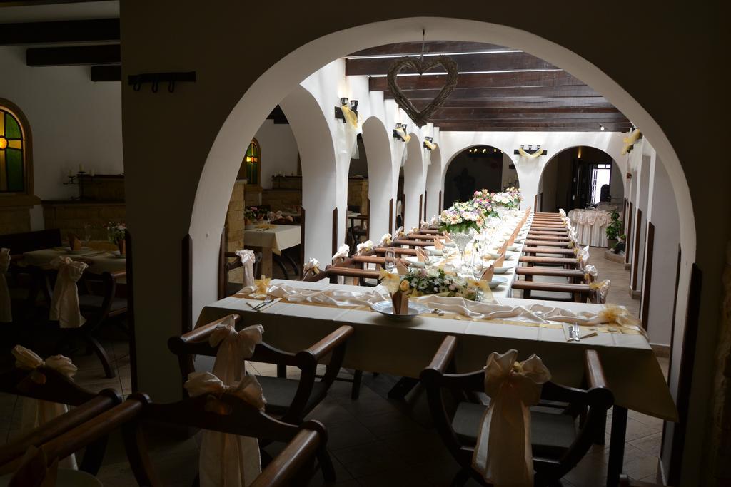 Excalibur Penzion A Restaurace Moravská Třebová المظهر الخارجي الصورة