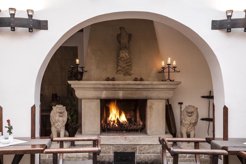 Excalibur Penzion A Restaurace Moravská Třebová المظهر الخارجي الصورة