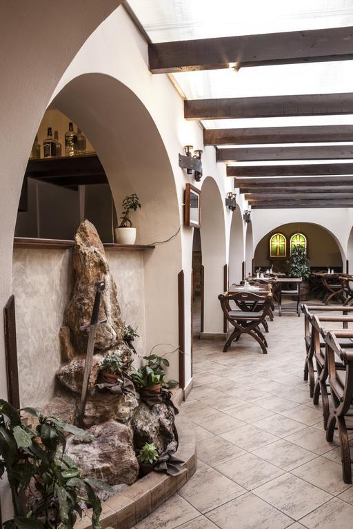 Excalibur Penzion A Restaurace Moravská Třebová المظهر الخارجي الصورة