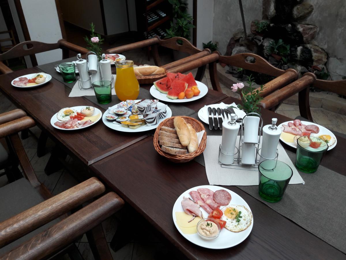 Excalibur Penzion A Restaurace Moravská Třebová المظهر الخارجي الصورة